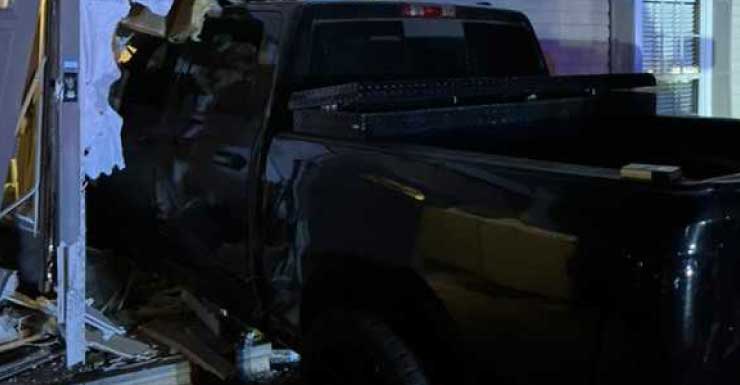 Alleged drunk driver crashes into Golden Gate City apartment, flees scene