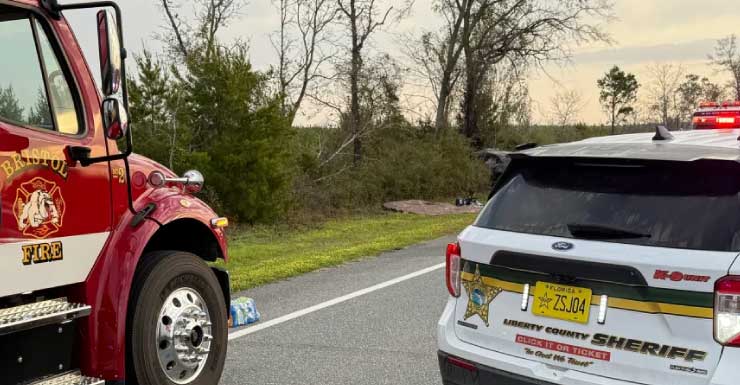 One dead following crash in Liberty County