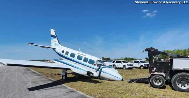 Small plane crashes at LaBelle Airport