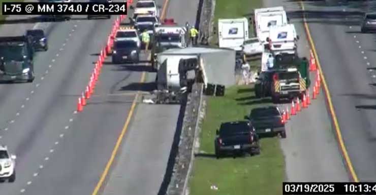 USPS workers recover mail from I-75 after semi-truck flips in Alachua County