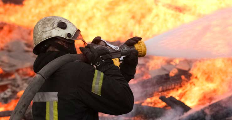 South Fort Myers home catches fire Sunday afternoon