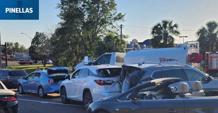 Troopers: 4 injured after 12-vehicle crash shut down I-275 south ramp in St. Pete for hours