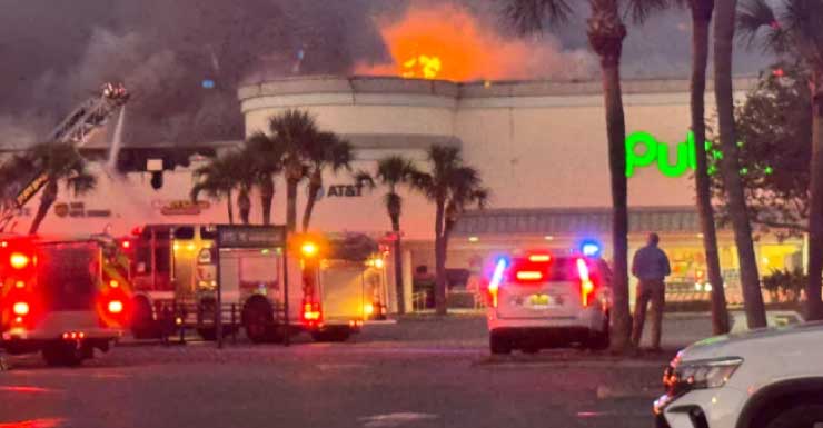 Crews battle 3-alarm fire at St. Pete Beach shopping center