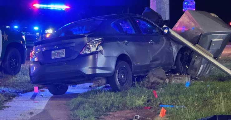 Deputies: Suspect in stolen vehicle crashes into pole after short chase in Escambia County