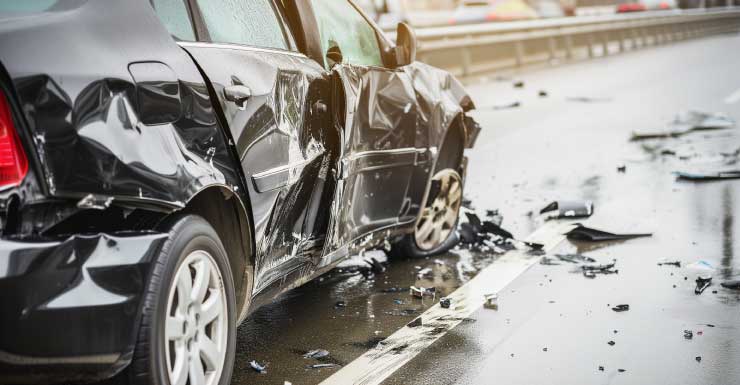 Woman dead after SUV hits tree, flips on I-4 with 5 people inside