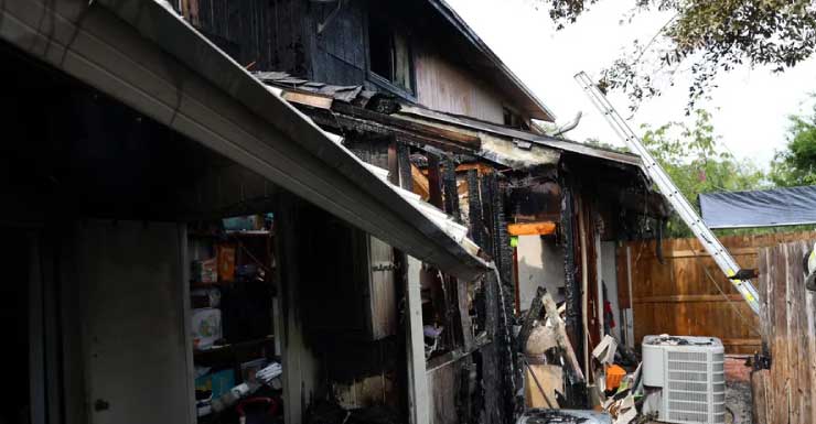 Firefighter hospitalized after battling townhome fire: HCFR