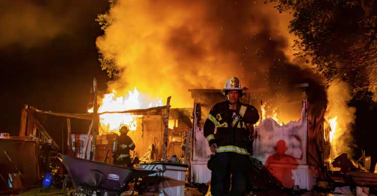 Firefighters extinguish mobile home fire in Silver Springs, no injuries reported