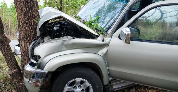 Greenwood man killed in car crash