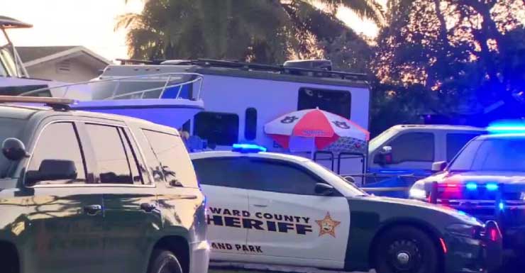 Man dead after being crushed by RV in Oakland Park, neighbors say