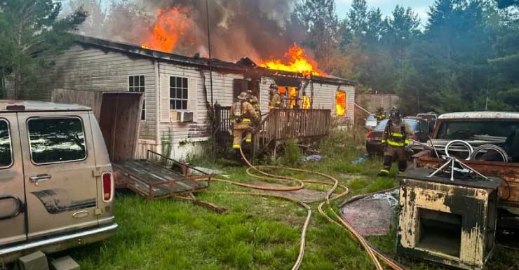 Multi-agency effort assists in mobile home fire in Mossy Head