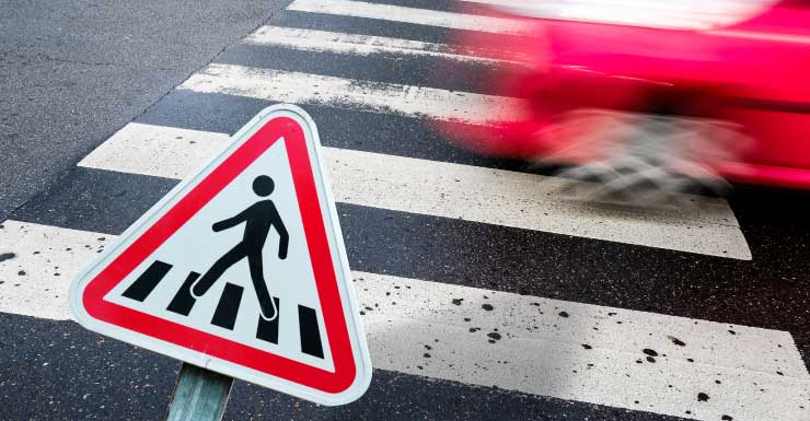 Pedestrian dies after being struck by LYNX bus in Orange County, Florida Highway Patrol says