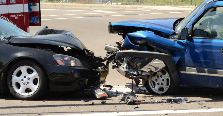 Three kids trauma alerted after crash in North Naples