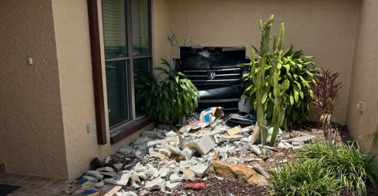 Driver, 83, crashes car into Clearwater house