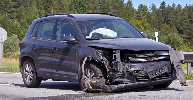 Driver who fled from ICE crashes into building in Homestead: Police