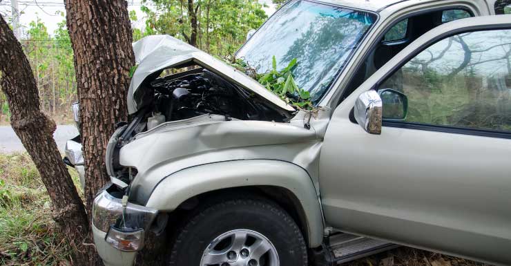 Man killed when car hits curb, tree on Beach Boulevard exit from Kernan Boulevard