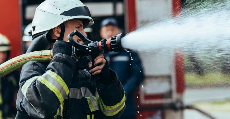 Yacht becomes engulfed in flames while docked in Fort Lauderdale