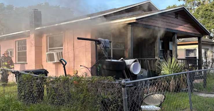 1 person hurt, 2 dogs killed in Orlando house fire