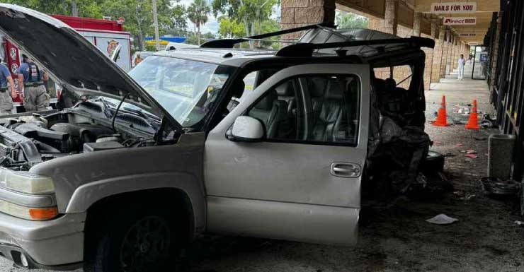4 injured after car crashes into building