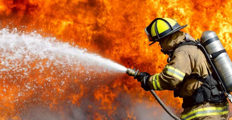 Boat catches fire on Saturday morning in Port Charlotte