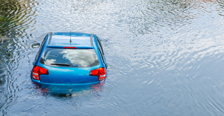 Driver airlifted after vehicle crosses canal in Cape Coral crash