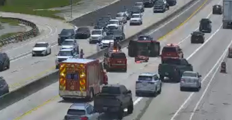 Rollover crash narrows traffic to one lane on southbound Florida Turnpike