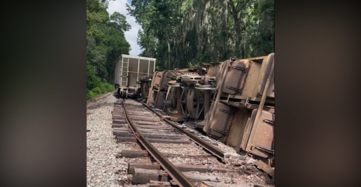 Train derails in southeast Ocala by Staff Report
