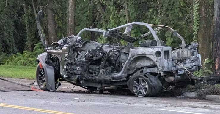 2 dead in fiery crash on Alafaya Woods Boulevard near Covington Street in Oviedo