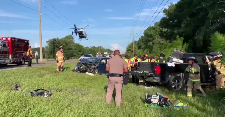 3 hospitalized after crash on SR 52 in Pasco County