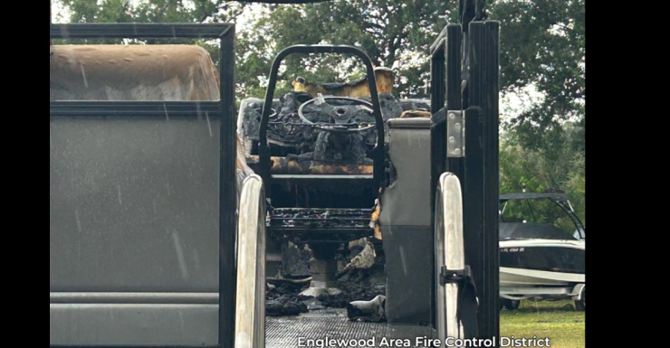 Lightning-causes-boat-fire-in-Englewood