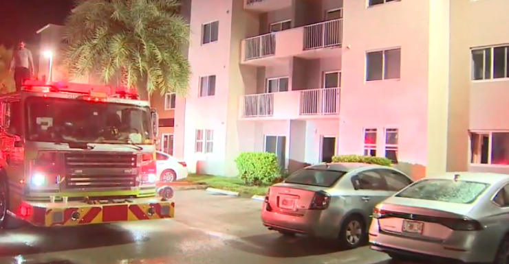 MDFR extinguishes apartment on fire in Southwest Miami-Dade