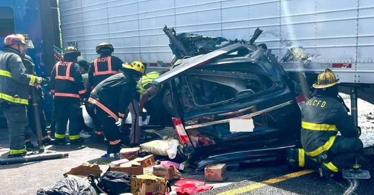 Semi-truck collides with minivan on FL's Turnpike, causing traffic homicide investigation