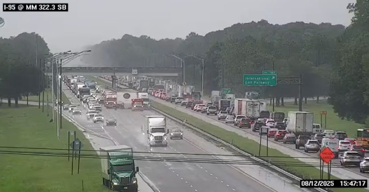 Semi-truck crash on I-95 in St. Johns County causes rush hour backups at International Golf Parkway