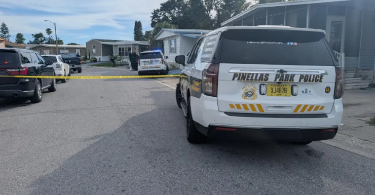 Suspect stabbed multiple times after couple fend off home invasion attack, police say