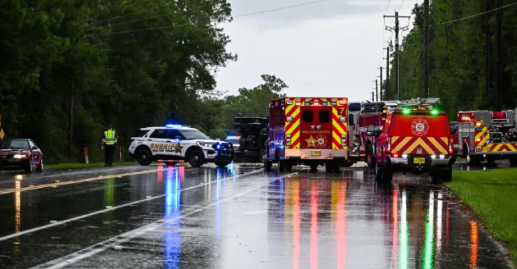 Traffic crash blocks Highway 83 in DeFuniak Springs