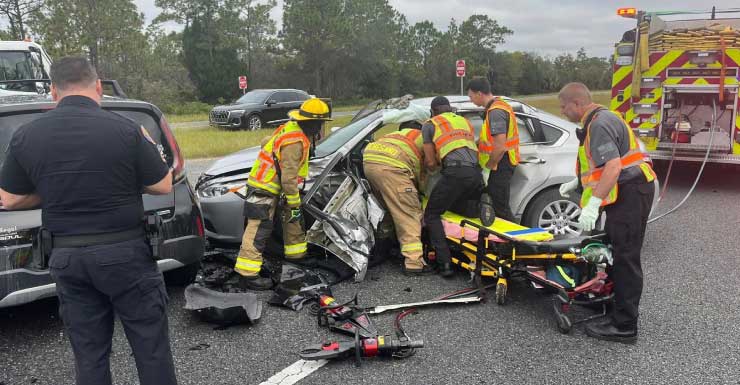 2 hospitalized, road shut down after crash in Weeki Wachee