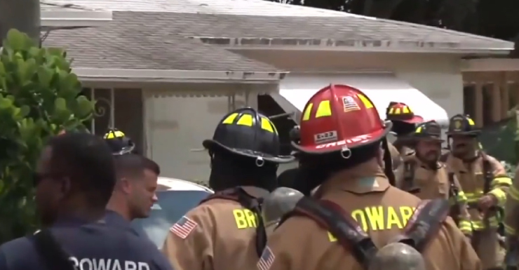 2 women rescued after smoke fills Dania Beach home