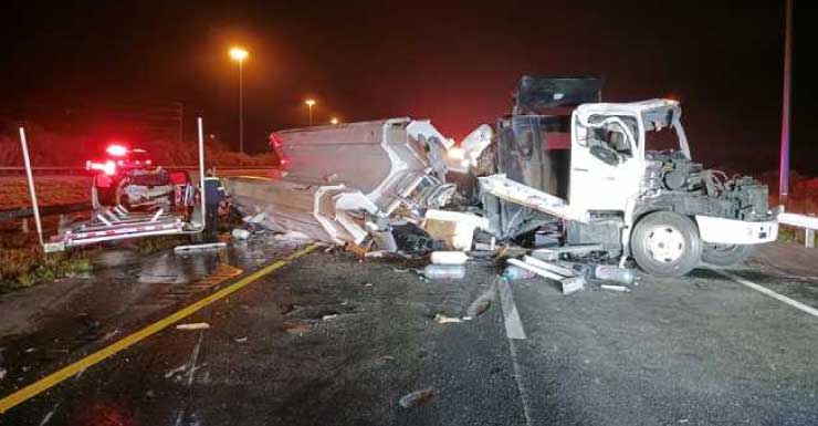 Deadly crash closes southbound Alligator Alley near the Collier County line