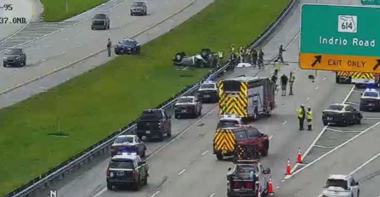 Deadly rollover crash on I-95 North closes all lanes in Fort Pierce, traffic diverted