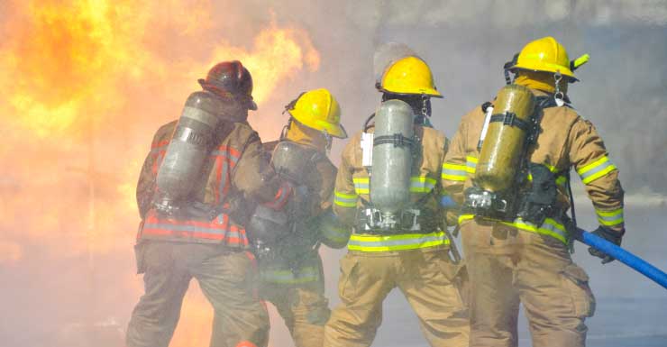 Fire breaks out at Fort Myers storage shed late Monday night
