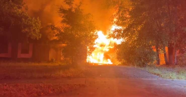 Fire crews tackle house fire in DeFuniak Springs