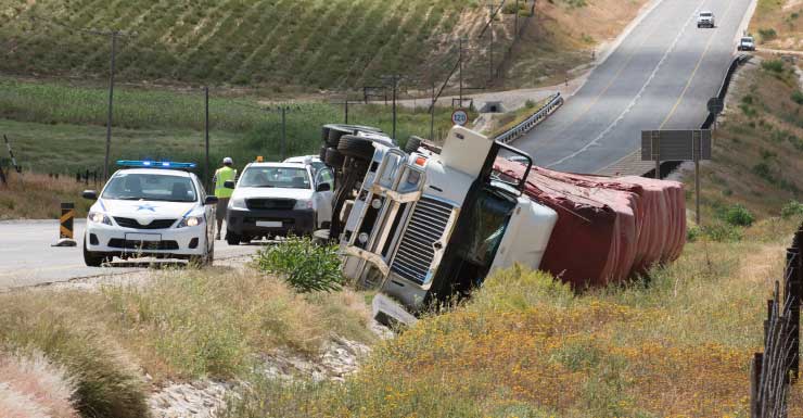 I-75 southbound traffic snarled due to trailer rollover