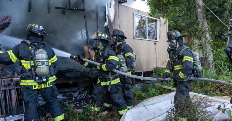 Marion County Fire Rescue battles mobile home fire
