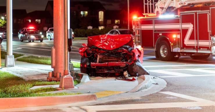 Minor injuries after car crash in Fort Myers Monday night