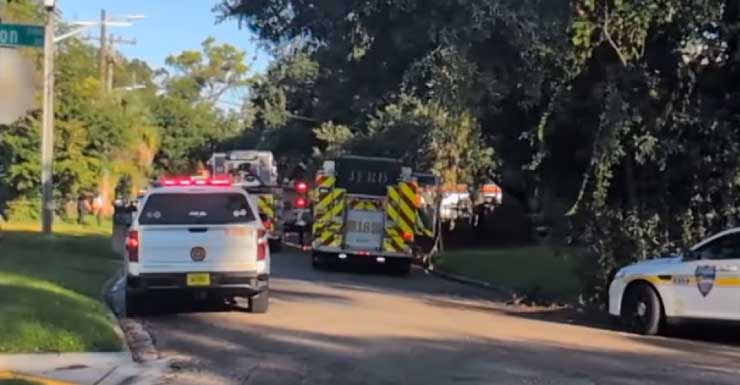 Mother, child in critical condition after house fire in Grand Park neighborhood: JFRD