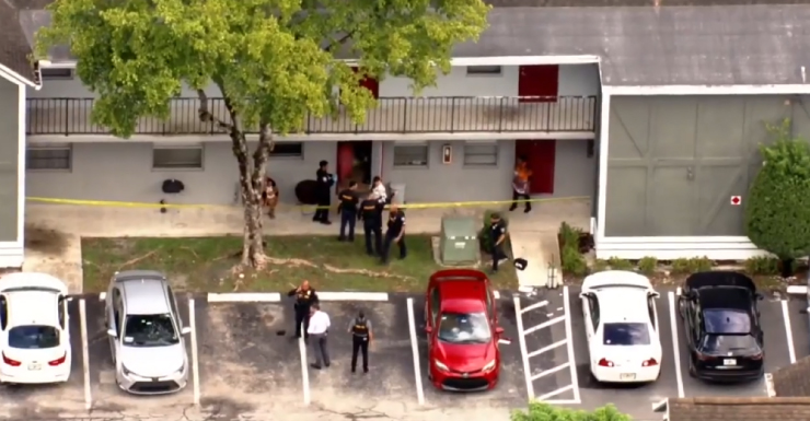 Woman shot, man taken into custody after domestic incident in Pembroke Pines parking lot