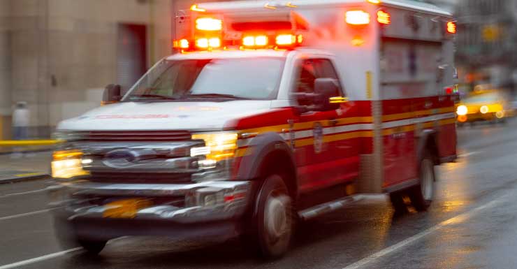 5 injured after crash between minivan and Polk County fire chief