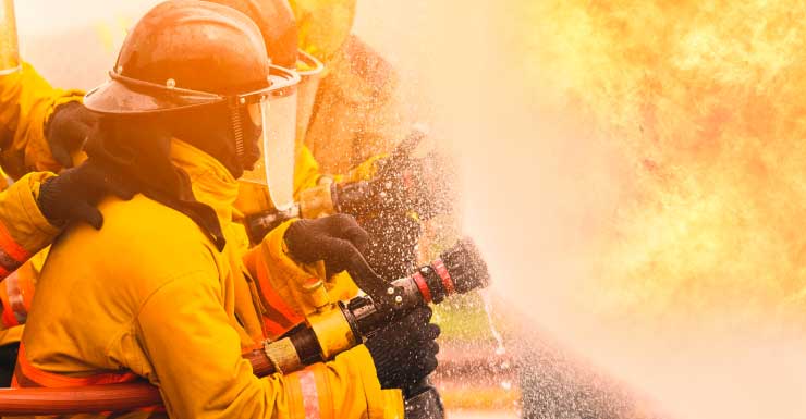 Camper fire leaves people displaced in Miami-Dade: Fire rescue