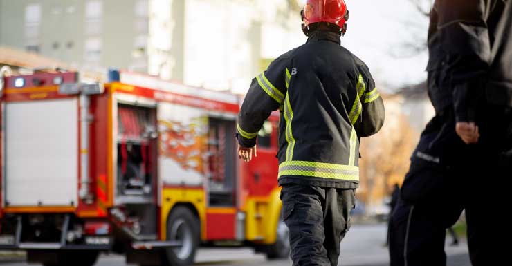 Car fire contained in Fort Myers parking garage Thursday morning