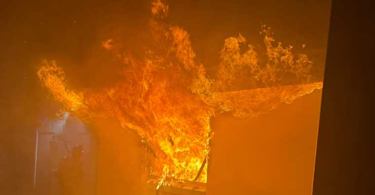 Early-morning fire displaces 6 in Orlando