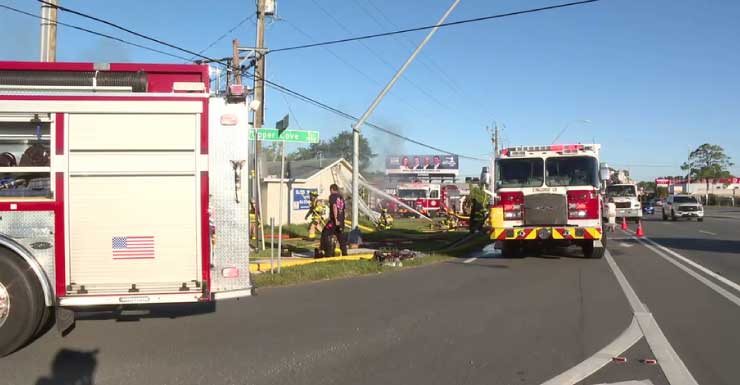 Firefighters battle two-alarm fire at strip mall on Tamiami Trail in Sarasota